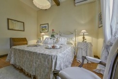 Relais-Lalla-2210