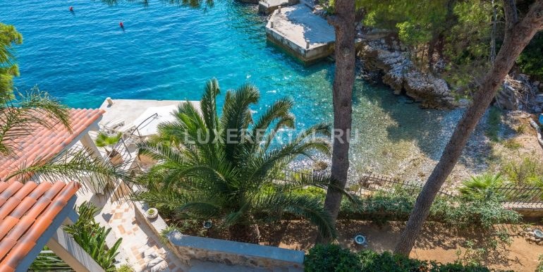 Villa-Oceanus-Beach-Level-Private-Pier-Beach-With-Ship-Anchorage-and-Private-Pebble-Beach-For-Kids-002