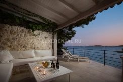 Villa-Oceanus-Middle-Level-Outdoor-Lounge-004