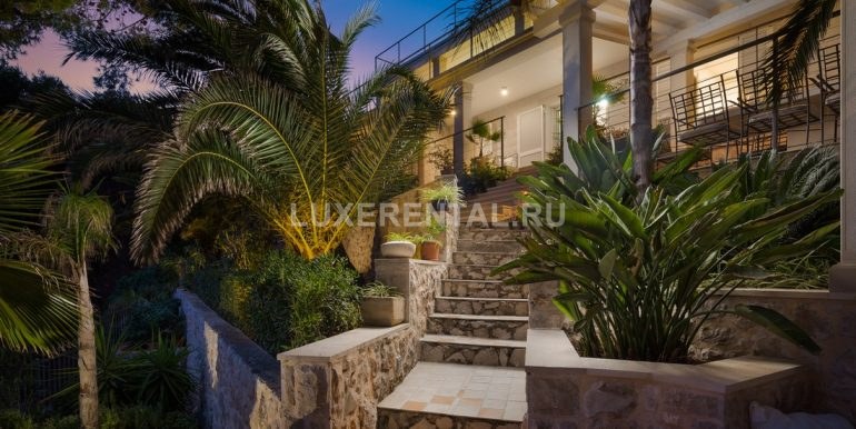 Villa-Oceanus-Middle-Level-Outdoor-Terrace-004