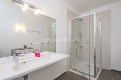 Villa-Oceanus-Middle-Level-Room2-En-Suite-Bathroom-001