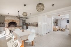 Villa-Oceanus-Top-Level-Kitchen-and-Dining-002
