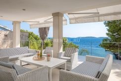 Villa-Oceanus-Top-Level-Outdoor-Terrace-Lounge-001