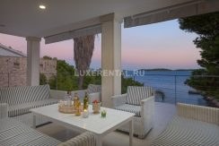 Villa-Oceanus-Top-Level-Outdoor-Terrace-Lounge-002