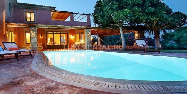 Luxurious Country Style Villa in Varkiza-001