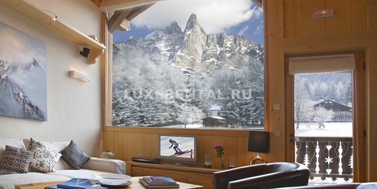 Chalet Lumiere Living Room with view