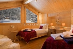 Chalet Lumiere Twin Bedroom Setup