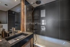 13-lerefugebathroom