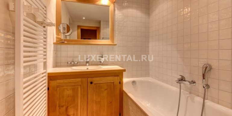 Family-Bathroom-1024x563