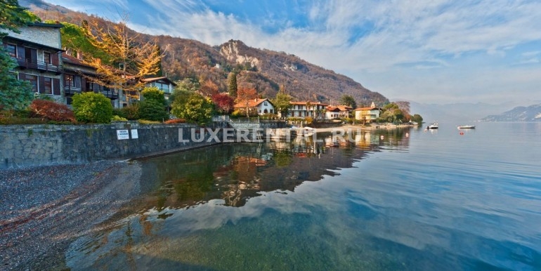 11500-lake-side-view