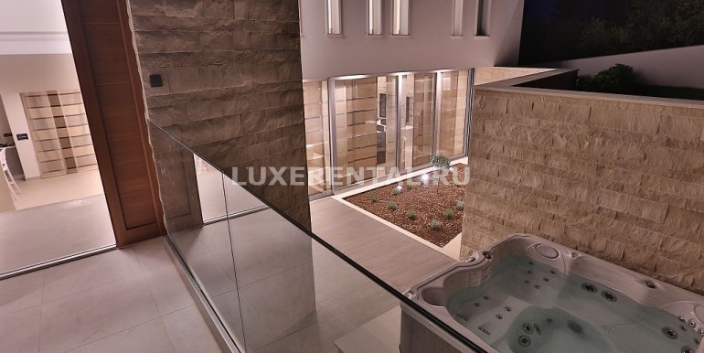 Contemporary villa for rent on brac island 29