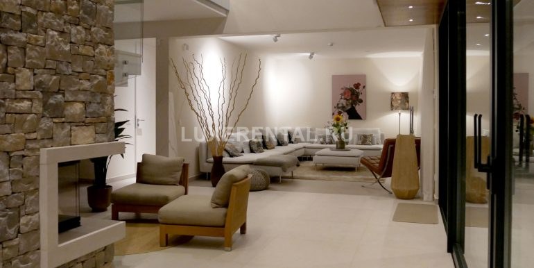 Living-room-and-Hall_02