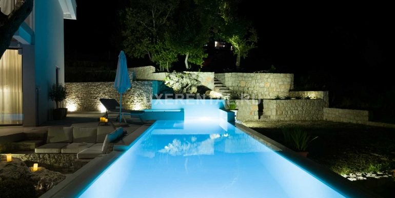 Pool-by-night