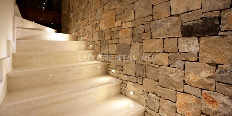 Stairs-by-night-2