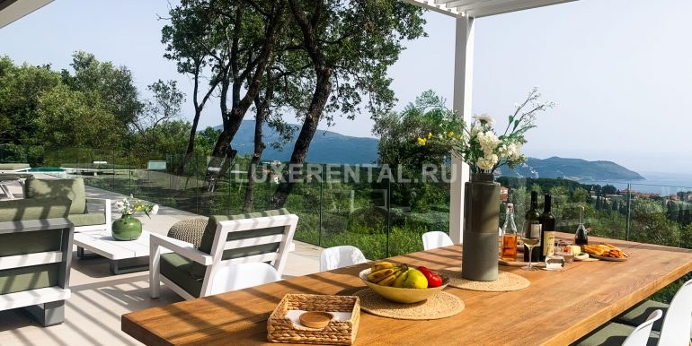 Terrace-kitchen