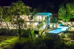 Villa-by-night-2