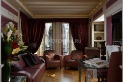 apartment-venice-italy-festival-carnival-canaletto-suite-red-liv-1