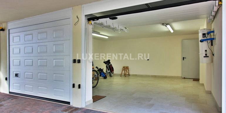 Villa-Conforto-garage