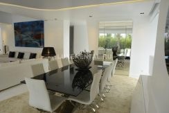 Modern style villa for rent on the first sea line-022