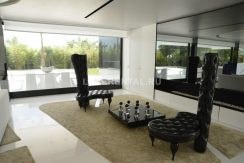 Modern style villa for rent on the first sea line-024