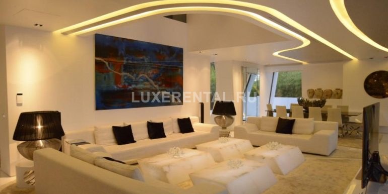 Modern style villa for rent on the first sea line-026