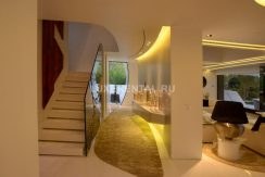 Modern style villa for rent on the first sea line-027