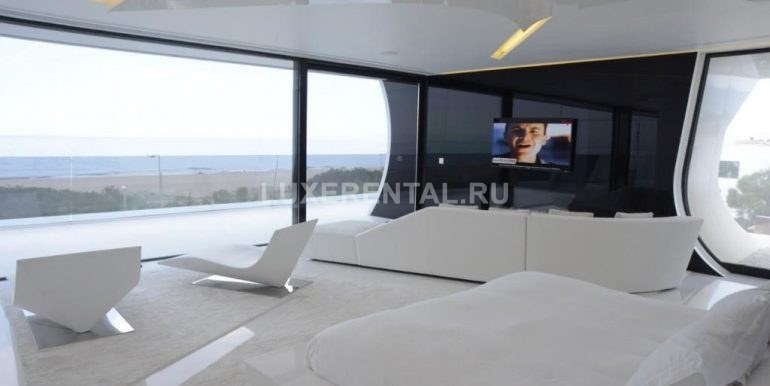 Modern style villa for rent on the first sea line-038