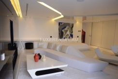 Modern style villa for rent on the first sea line-039