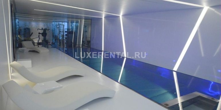Modern style villa for rent on the first sea line-050