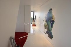 Modern style villa for rent on the first sea line-063