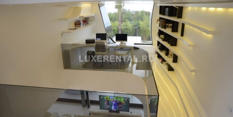 Modern style villa for rent on the first sea line-064