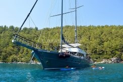 Яхта в Греции