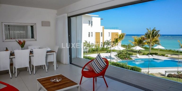 beachfront-3-bedroom---living-and-dining-area-with-spectacular-view-of-the-ocean_14693066396_o_1