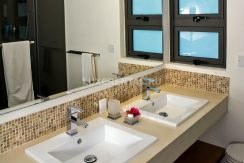 beachfront-3-bedrooms---washroom-of-the-2nd-room_14529473409_o_1