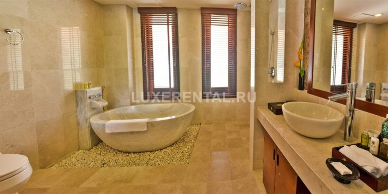 Furama-Three-Bedroom-Pool-Villa-08-1170x563